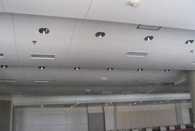 質(zhì)量和價(jià)格會影響鋁單板廠家的發(fā)展